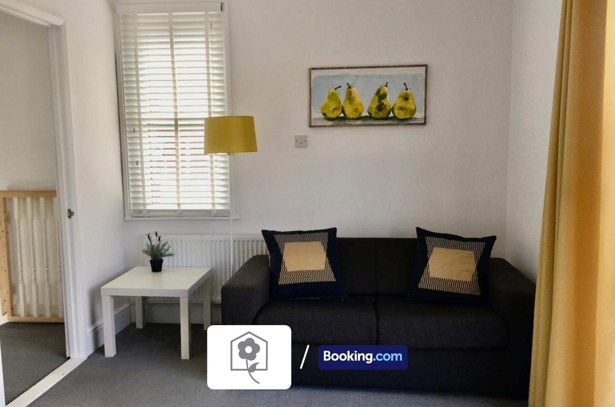 Netley Village Apartment By Your Stay Solutions Short Lets & Serviced Accommodation Netley Southampton With Free Wi-Fi Hamble-le-Rice Bagian luar foto